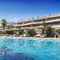 Apartamento de 3 dormitorios con vistas al mar a la venta en Finestrat.