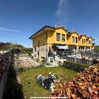 Adosado de esquina con parcela en venta en Briviesca