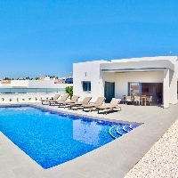 Villa de nueva construción con 3 dormitorios y piscina privada a la venta en Rafal(Alicante) Villa de nueva construción con 3 dormitorios y piscina privada a la venta en Rafal(Alicante)