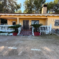 Chalet en venta con piscina en La Rodana Vilamarxant
