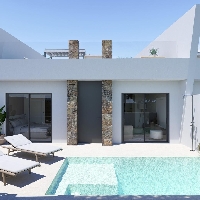 Villa adosada en una sola planta con 2 domitorios, solarium y piscina privada a la venta en Resort-Torre Pacheco