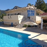 Encantadora villa rural en La Zarza – El Pinoso con piscina climatizada y amplio terreno Encantadora villa rural en La Zarza – El Pinoso con piscina climatizada y amplio terreno