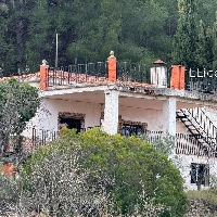 Chalet grande en venta con piscina y terreno en Lliria Chalet grande en venta con piscina y terreno en Lliria