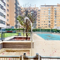 Piso en venta con garaje y piscina Ensanche Vallecas