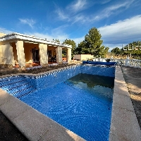 Chalet en venta con piscina y terreno en Pedralba