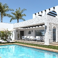 Villa en una sola planta con 3 dormitorios, piscina privada y gran sótano en Ciudad Quesada