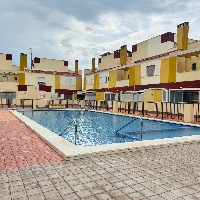 Casa en venta con piscina y garaje en Los Alcázares