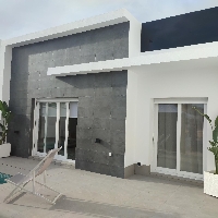 Villa de una sola planta con 3 dormitorios con piscina privada a la venta en Balsicas(Murcia)