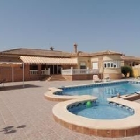 Villa en Catral