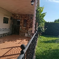 Chalet en venta con jardín en Cubillas de Santa María