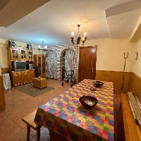 Local comercial con vivienda en el centro de Íscar