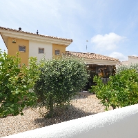 Villa Independiente con Solárium Privado, Vistas a la Laguna y Piscina Comunitaria en Los Montesinos