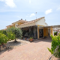 Villa Independiente con Solárium Privado, Vistas a la Laguna y Piscina Comunitaria en Los Montesinos