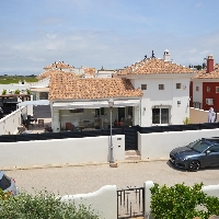 Villa Independiente Totalmente Reformada con Solárium Privado y Piscina Comunitaria en Los Montesinos