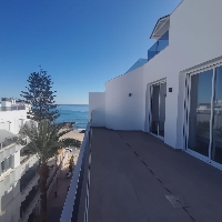 Ático llave en mano de 2 dormitorios con amplia terraza a 50m de la playa a la venta en Torrevieja