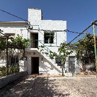 Cortijo con olivos en Agrupación de Mogón