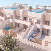 Bungalow de planta alta con 2 dormitorios y piscina privada a la venta en Pilar de la Horadada.