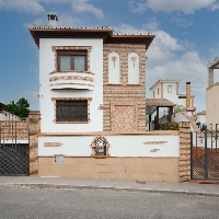 Chalet grande en venta con piscina en Gójar Granada