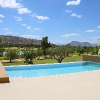 Exclusiva villa de nueva construcción con 3 dormitorios en primera línea de campo de golf en La Finca Golf Resort(Algorfa)