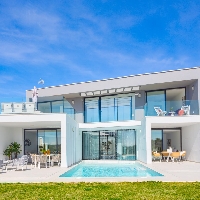 Espectacular villa de 4 dormitorios con parcela de 1000m2 en exclusivo resort de golf(Murcia)