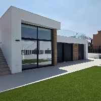 Villa en una sola planta con 3 dormitorios y piscina privada en Condado de Alhama Golf Resort(Murcia)