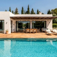 Villa de nueva construcción en una sola planta con 3 dormitorios y piscina privada en Pinoso(Alicante)