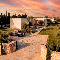 Villa de 3 dormitorios y piscina privada en una planta a la venta en Pinoso(Alicante)