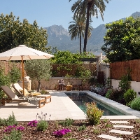 Casa de pueblo renovada con jardín y piscina en el corazón de Sóller
