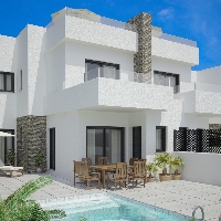 Villa adosada de 3 dormitorios con piscina privada a la venta en Vistabella Golf Resort