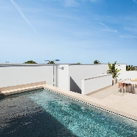 VILLA CON PISCINA