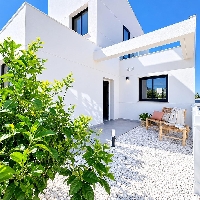 Villa adosada con 3 dormitorios lista para entrar a vivir en Altaona Golf Resort, Murcia 
