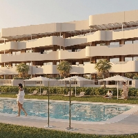Ático de 3 dormitorios con solarium y piscina privada en Oliva Nova Golf