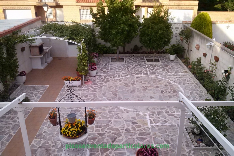 El patio desde la ventana