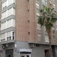 se alquila local