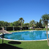 Se alquila precioso piso primera linea de playa