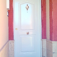 SE VENDE CASA BAJA NUEVA, INDEPENDIENTE CON DOS PATIOS.