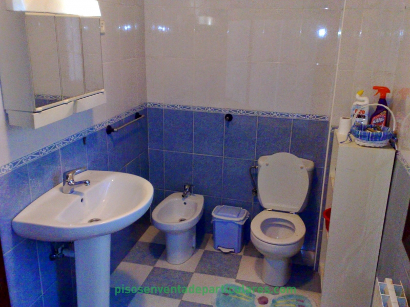BAÑO CON BAÑERA