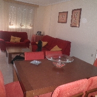 AMPLIO PISO DE 3 HABITACIONES 