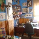 Dormitorio forrado en listones de madera