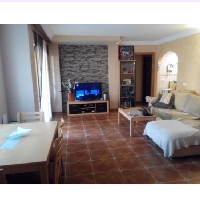 PISO MUY BONITO E ILUMINADO