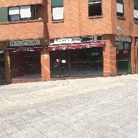 Se alquila local comercial en zona Parque del Oeste