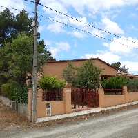 CASA CON JARDIN Y TERRENO