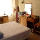 DORMITORIO CON DOBLE ARMARIO EMPOTRADO Y AMPLIO VENTANAL,